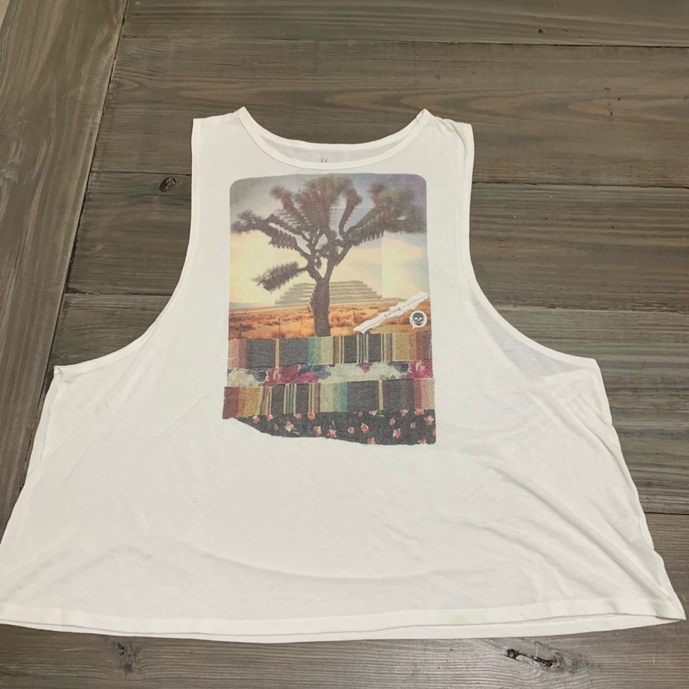 White t-shirt